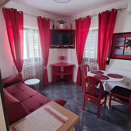 Red Gold Apartment Pula Exterior photo